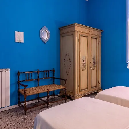 아파트 Guesthost - Un Tocco Di Blu - La Vegra