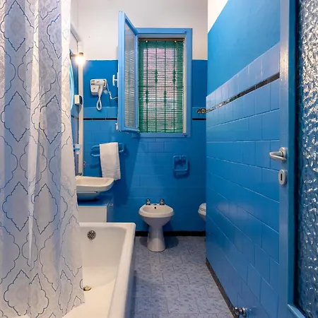 Un Tocco Di Blu - La Vegra Apartment *