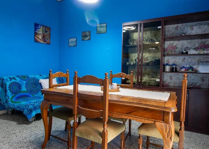 Guesthost - Un Tocco Di Blu - La Vegra * Φεράρα