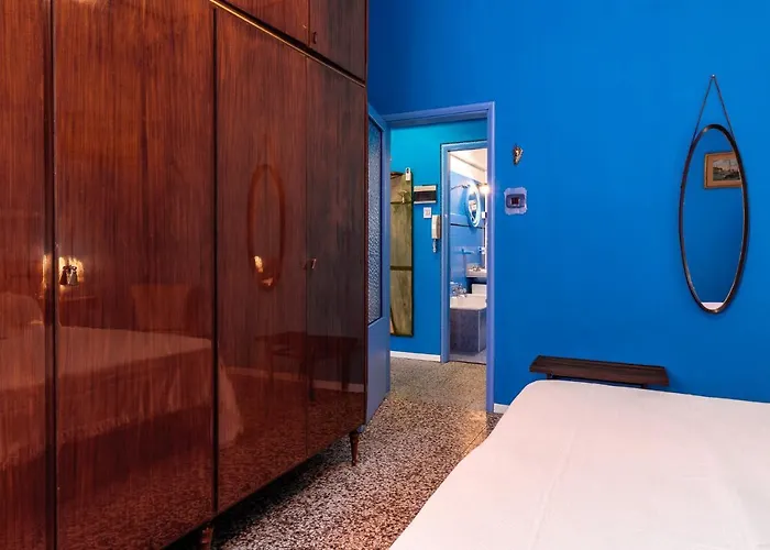 Guesthost - Un Tocco Di Blu - La Vegra * Φεράρα