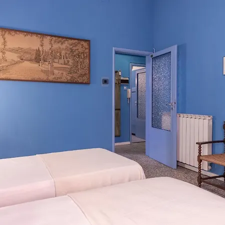 Guesthost - Un Tocco Di Blu - La Vegra Appartamento Ferrara