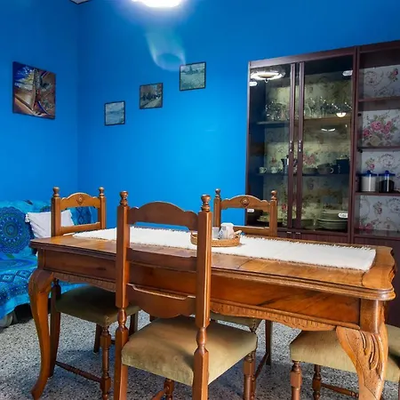 Guesthost - Un Tocco Di Blu - La Vegra * Ferrara