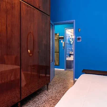 Un Tocco Di Blu - La Vegra * 페라라