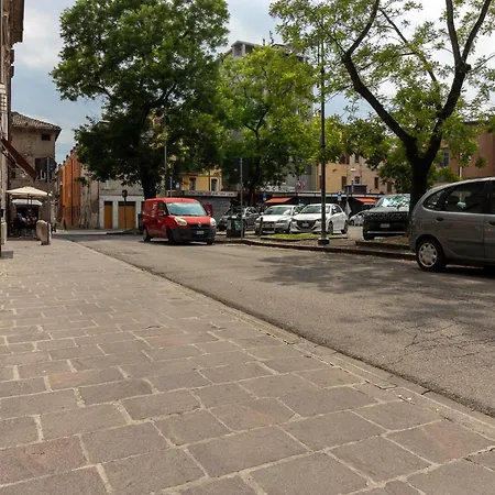 Un Tocco Di Blu - La Vegra * Ferrara