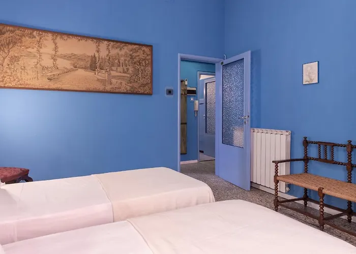 Guesthost - Un Tocco Di Blu - La Vegra Appartement Ferrara