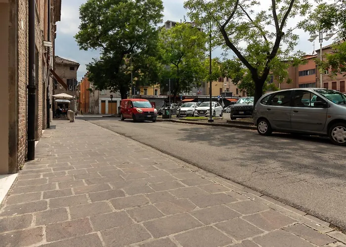 Guesthost - Un Tocco Di Blu - La Vegra * Ferrara